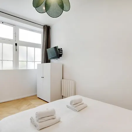 Central And Renovated Heart Of ! Apartamento París